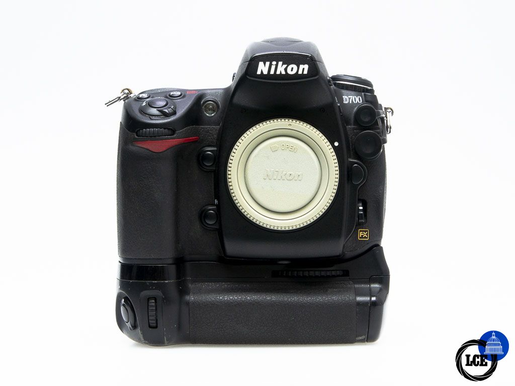 Nikon D700 Body + MB-D10 Grip Nikon D700 Body + MB-D10 Grip