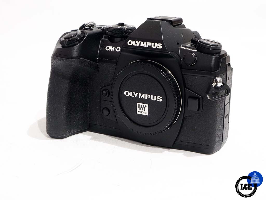 Olympus E-M1 mkII Body ** ONLY 2K Actuations ** Olympus E-M1 mkII Body ** ONLY 2K Actuations **
