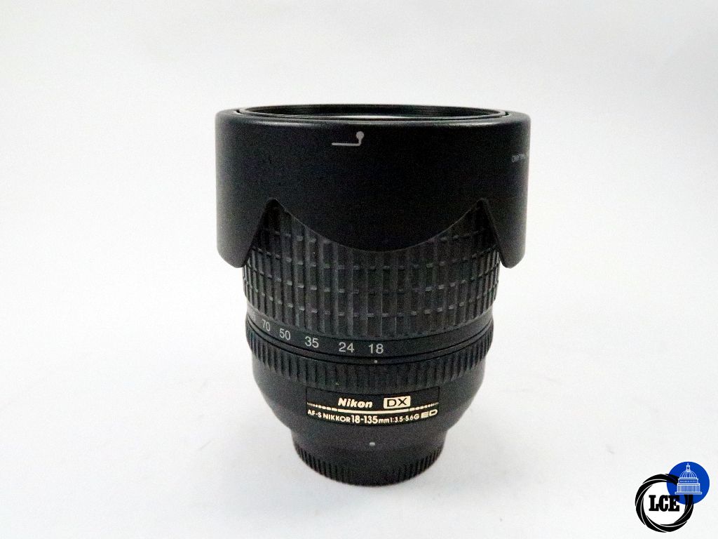 Nikon DX 18-135mm f3.5-5.6 Nikon DX 18-135mm f3.5-5.6