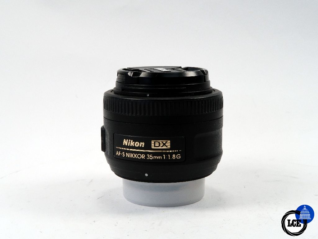 Nikon DX 35mm F1.8 Nikon DX 35mm F1.8