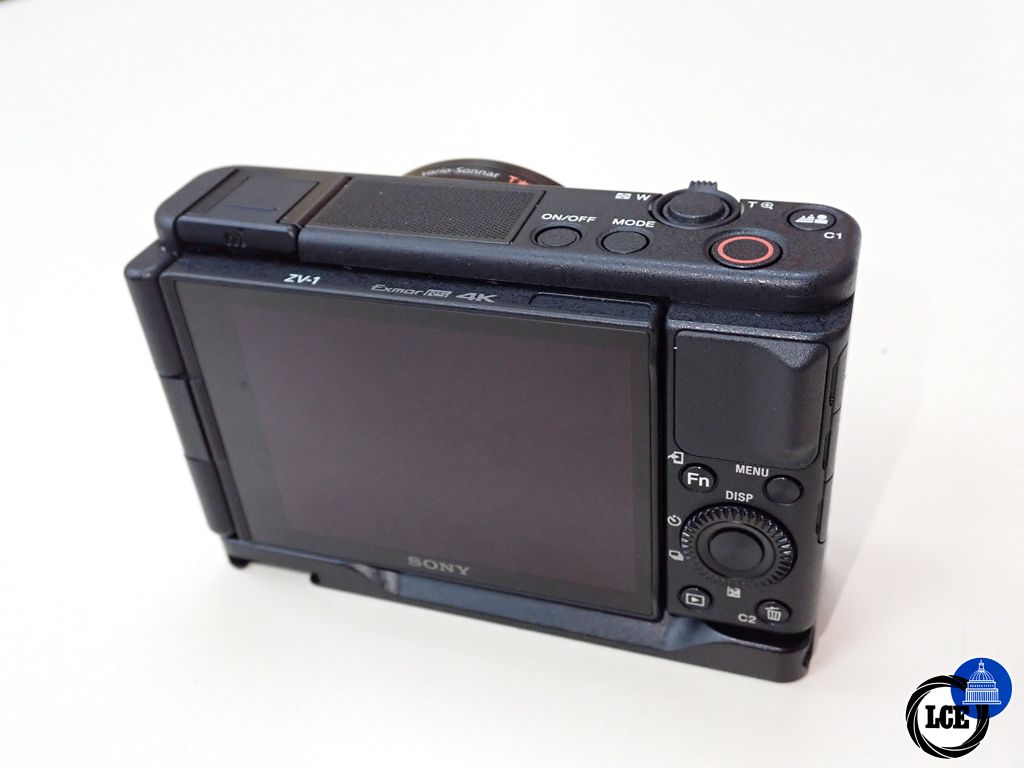 Sony Z-V1 VLOG Camera - 24-70mm (2.9x Optical Zoom)