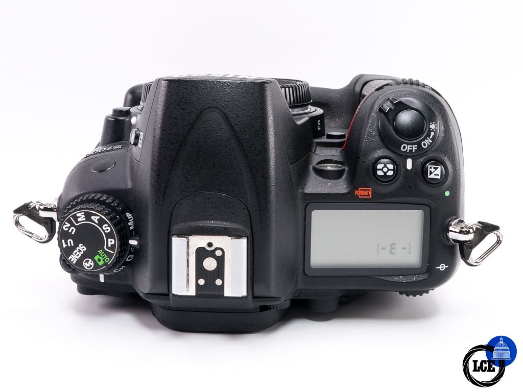 Nikon D7000 Body + MB-D11 Grip