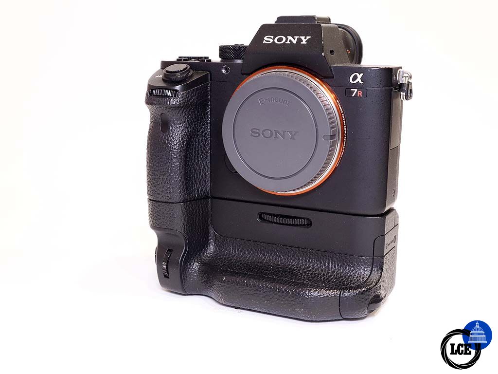 Sony A7R II Body + Grip