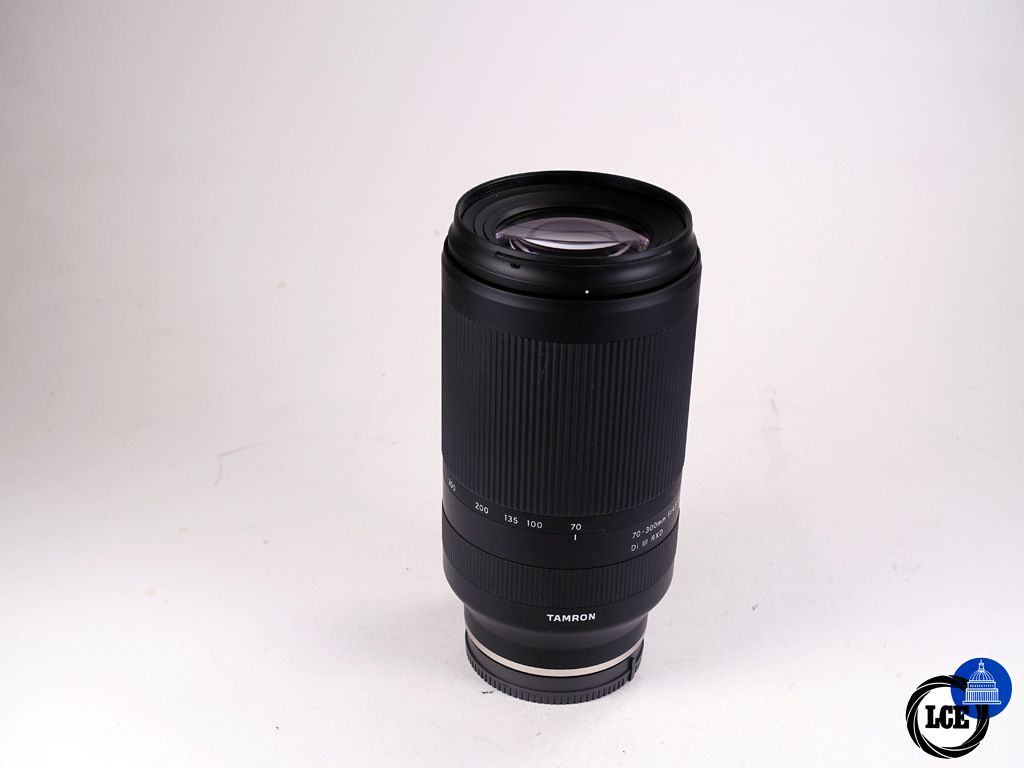 Tamron 70-300 F/4.5-6.3 Di III RXD