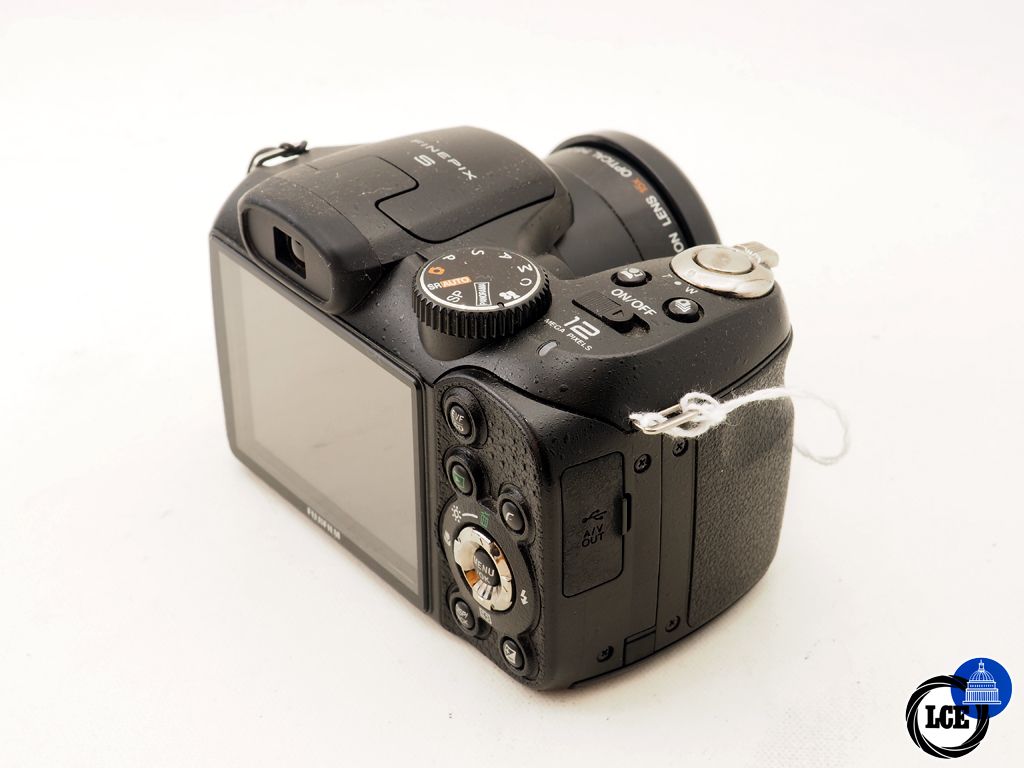 FujiFilm FinePix S1700