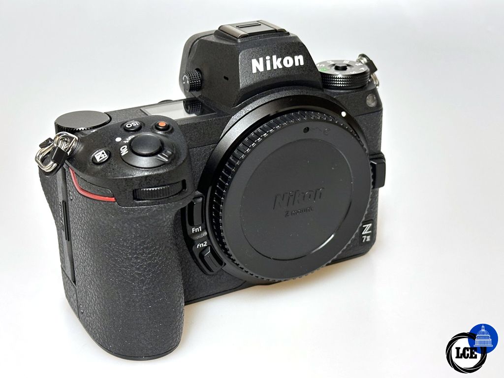 Nikon Z7 II Body ( Very Low shutter count )