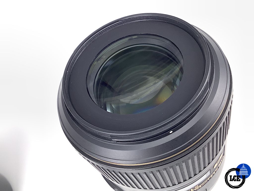 Nikon AF-S 105mm f2.8 G ED VR Micro ( macro )