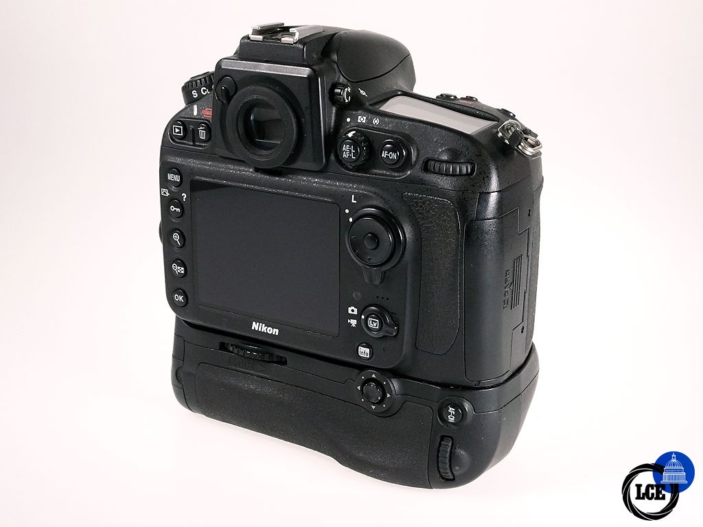 Nikon D800 Body + MB-D12 Battery Grip