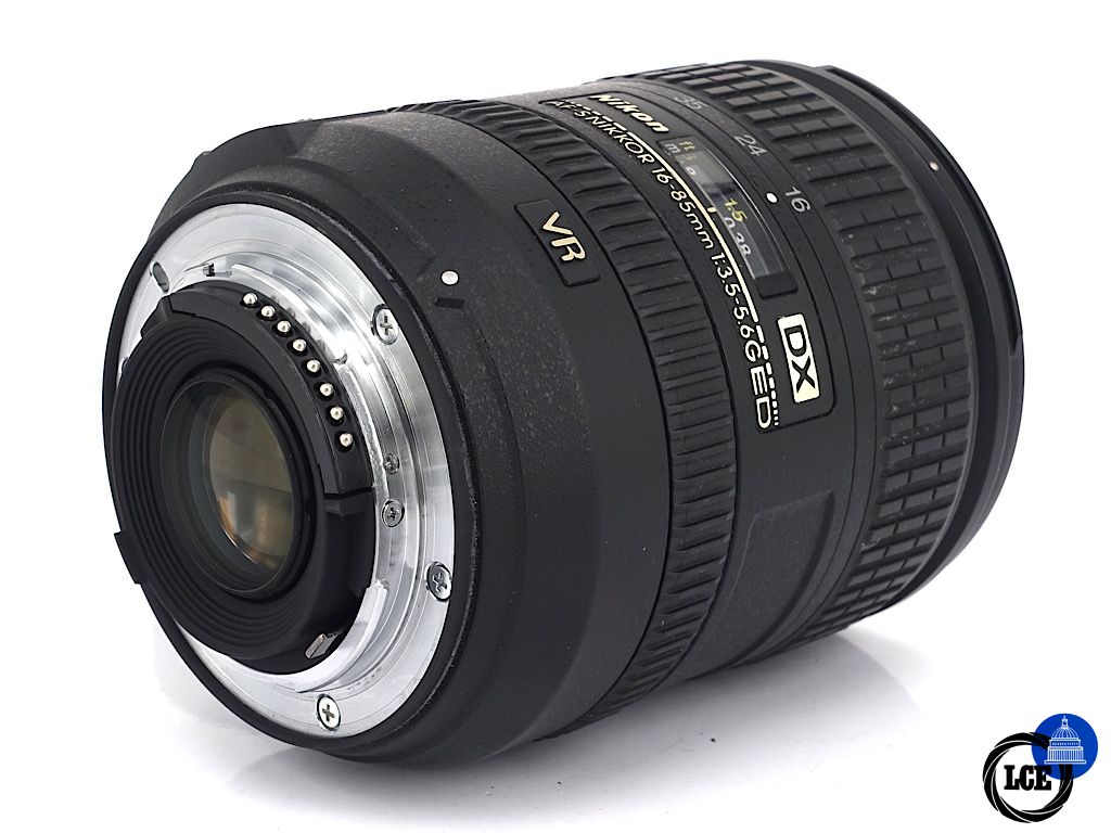 Nikon AF-S 16-85mm F3.5-5.6G ED DX VR | 4*