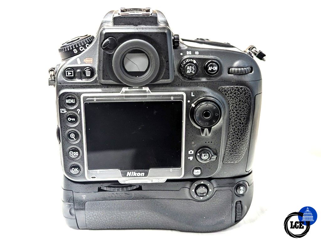 Nikon D800 Body + MB-D12 Grip - Shutter Count 89k