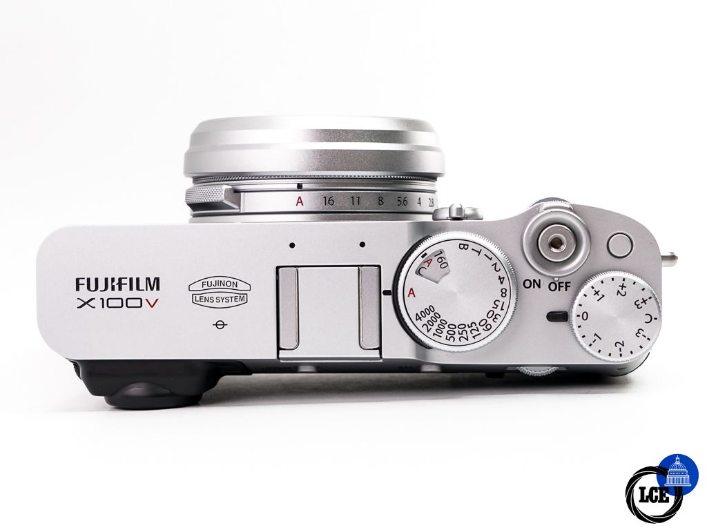 FujiFilm X100V Silver * MINT, BOXED & VERY LOW SHUTTER COUNT *