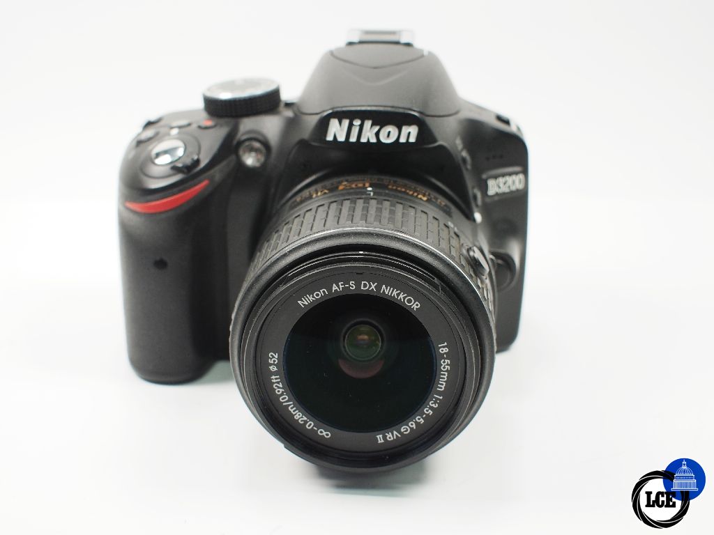 Nikon D3200 + 18-55mm VR II shutter count 1498