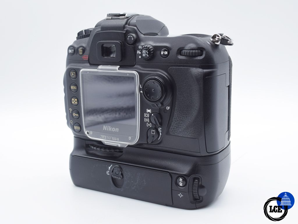 Nikon D200 Body + MB-D200 Multi Power Battery Pack 