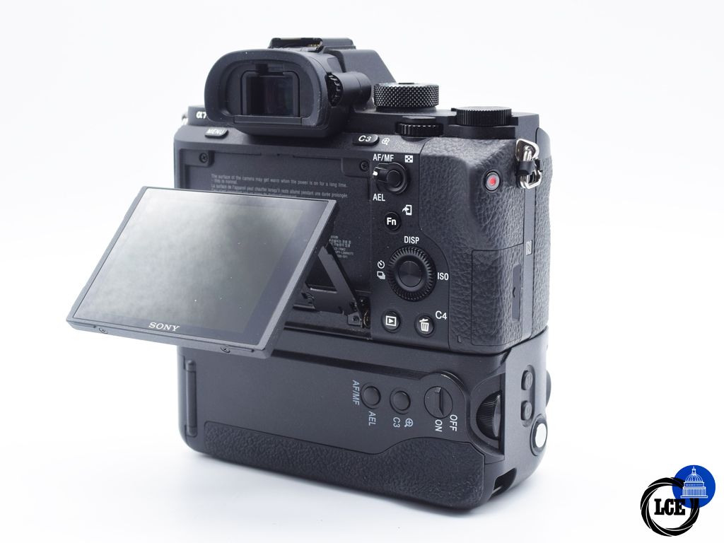 Sony A7R MK II Body + DSTE Battery Grip 