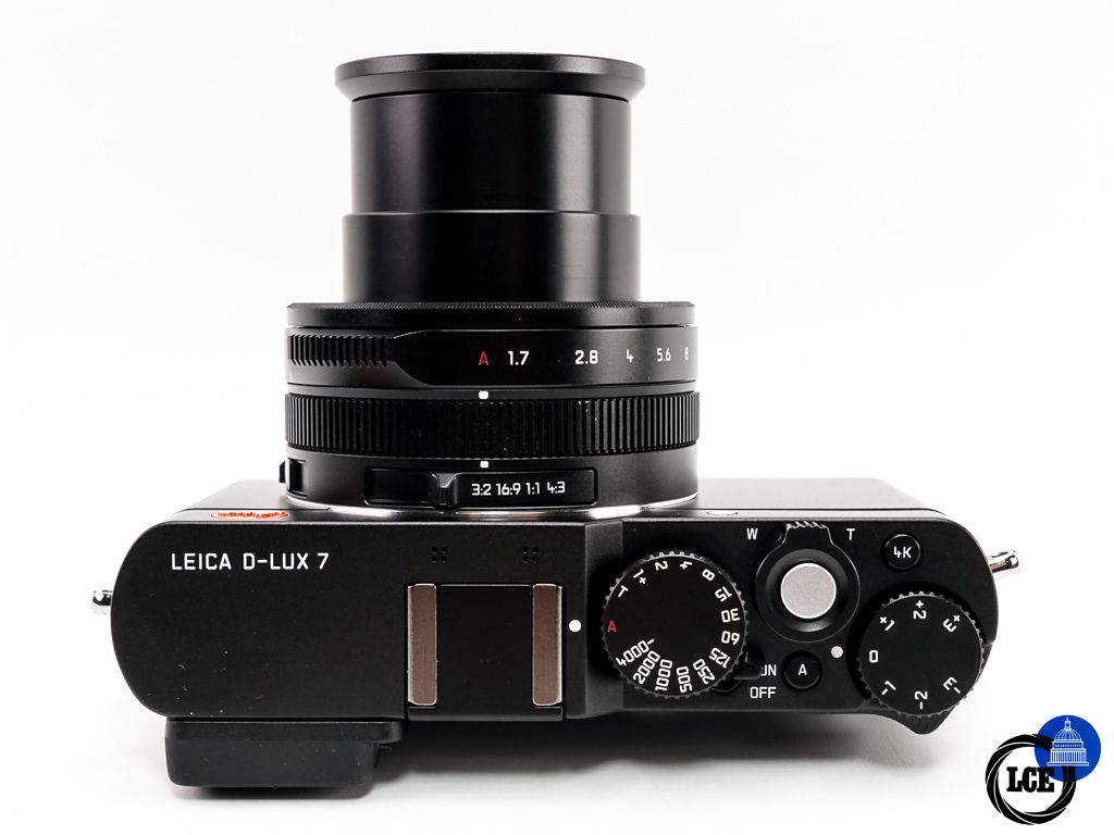 Leica D-LUX 7 + AUTO LENS CAP + HANDGRIP