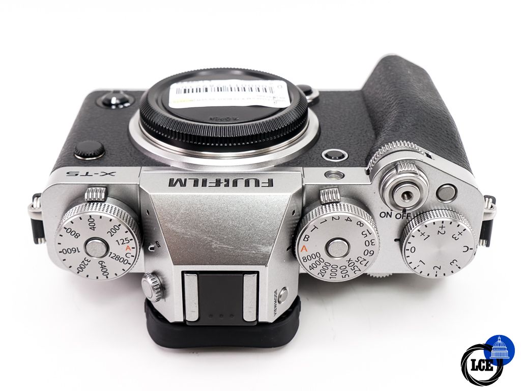 FujiFilm X-T5 Body ** Low Shutter Count **