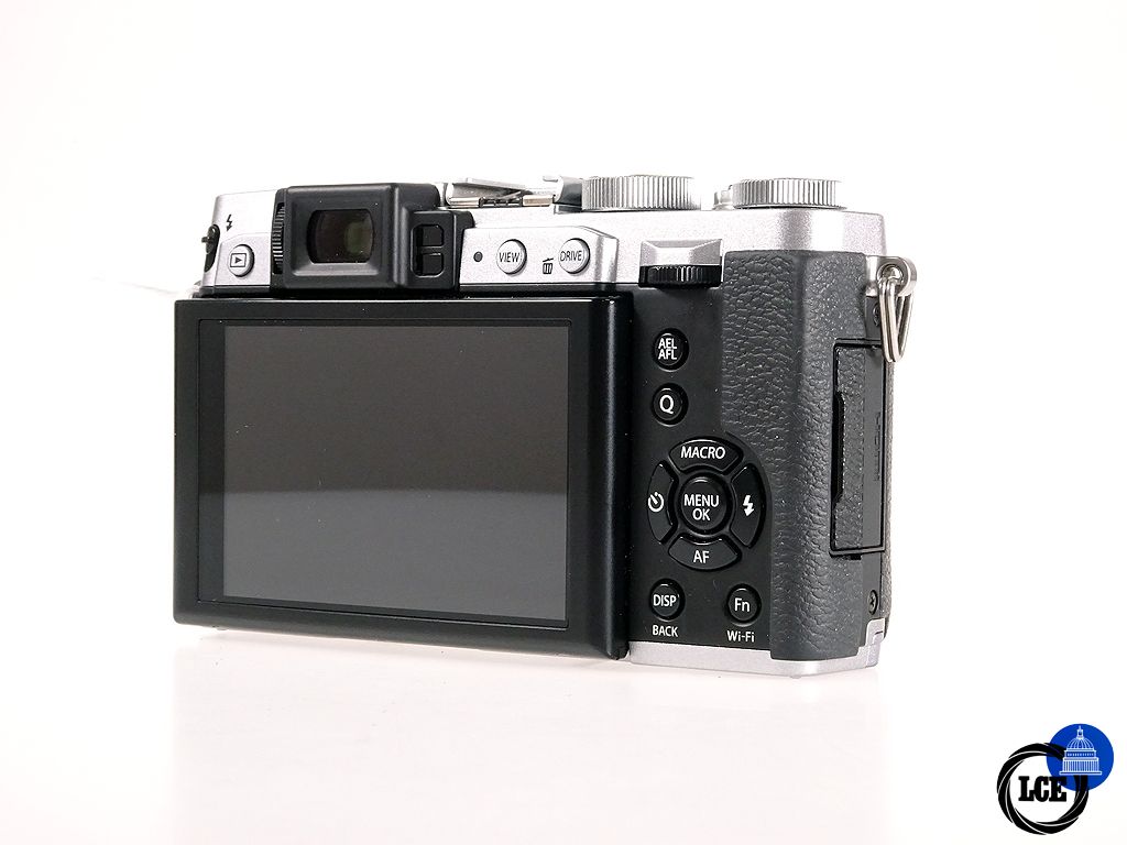 FujiFilm X30