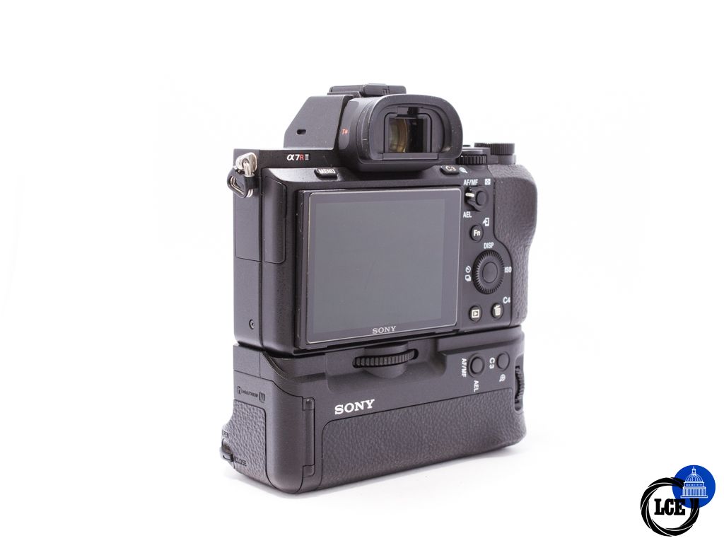 Sony A7R II + VG-C2EM Grip *Boxed*