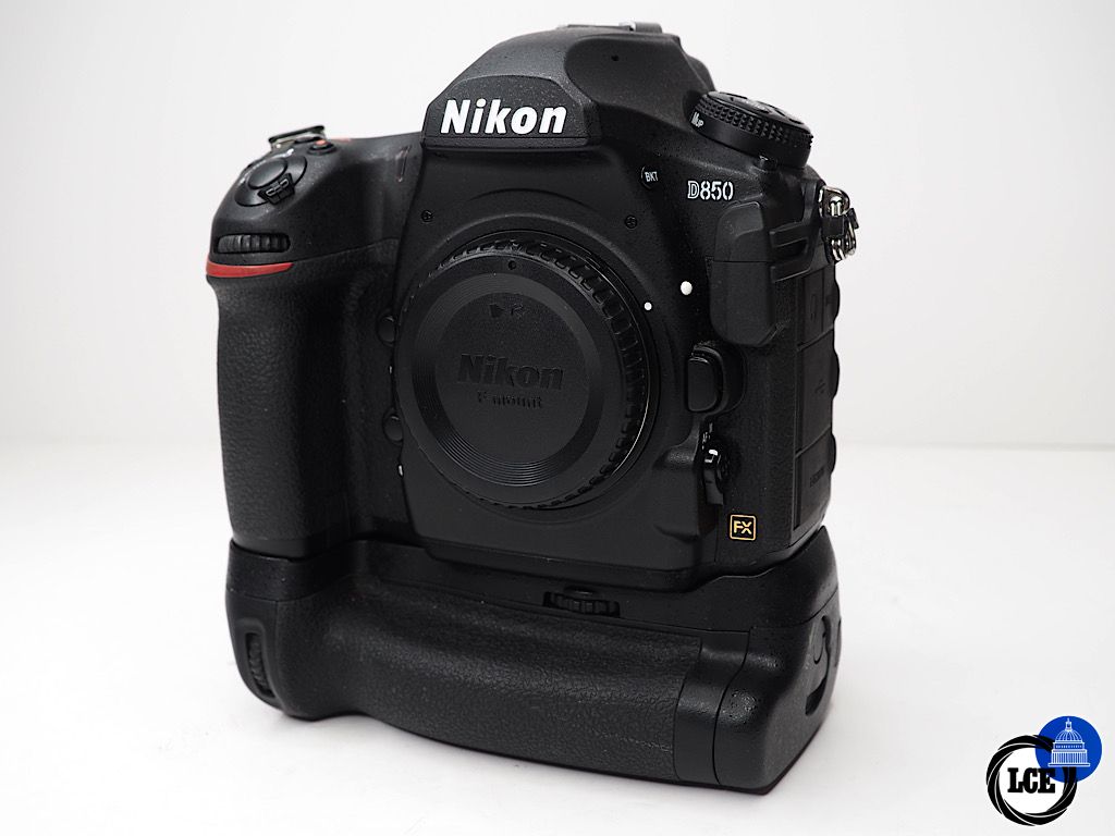 Nikon D850 + MB-D18 Body