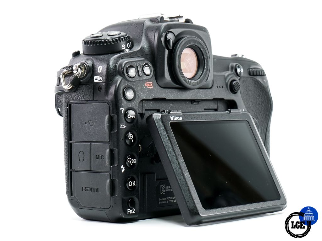 Nikon D500 Body * BOXED *