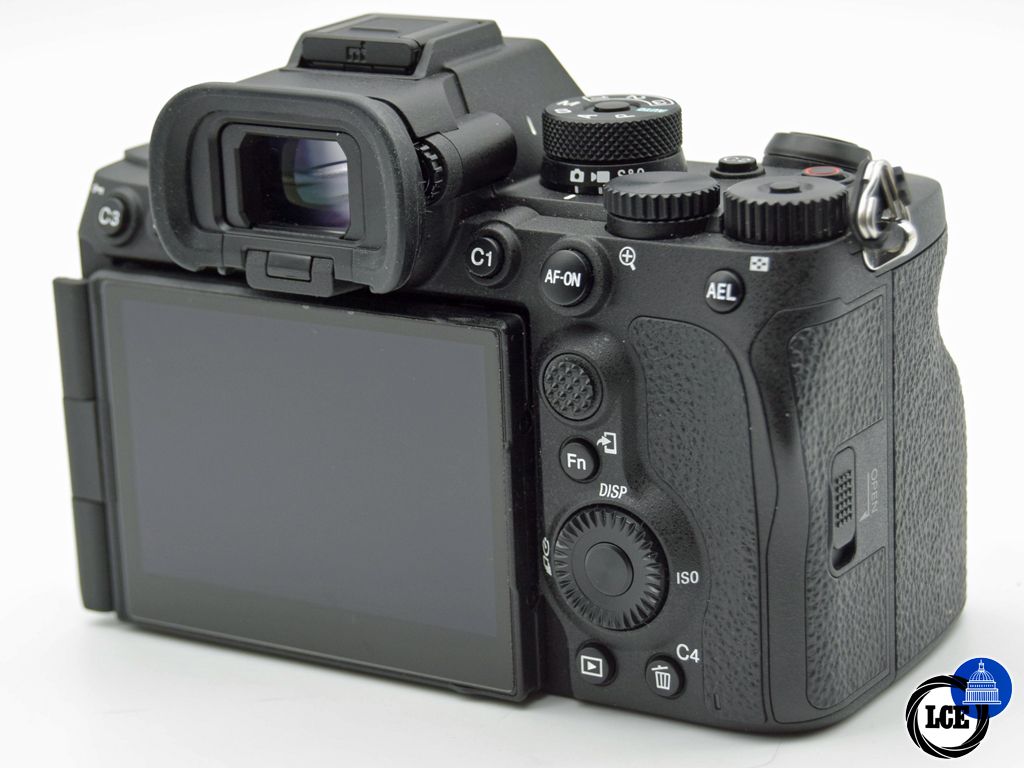 Sony A7R V Body Boxed 1824 Shots