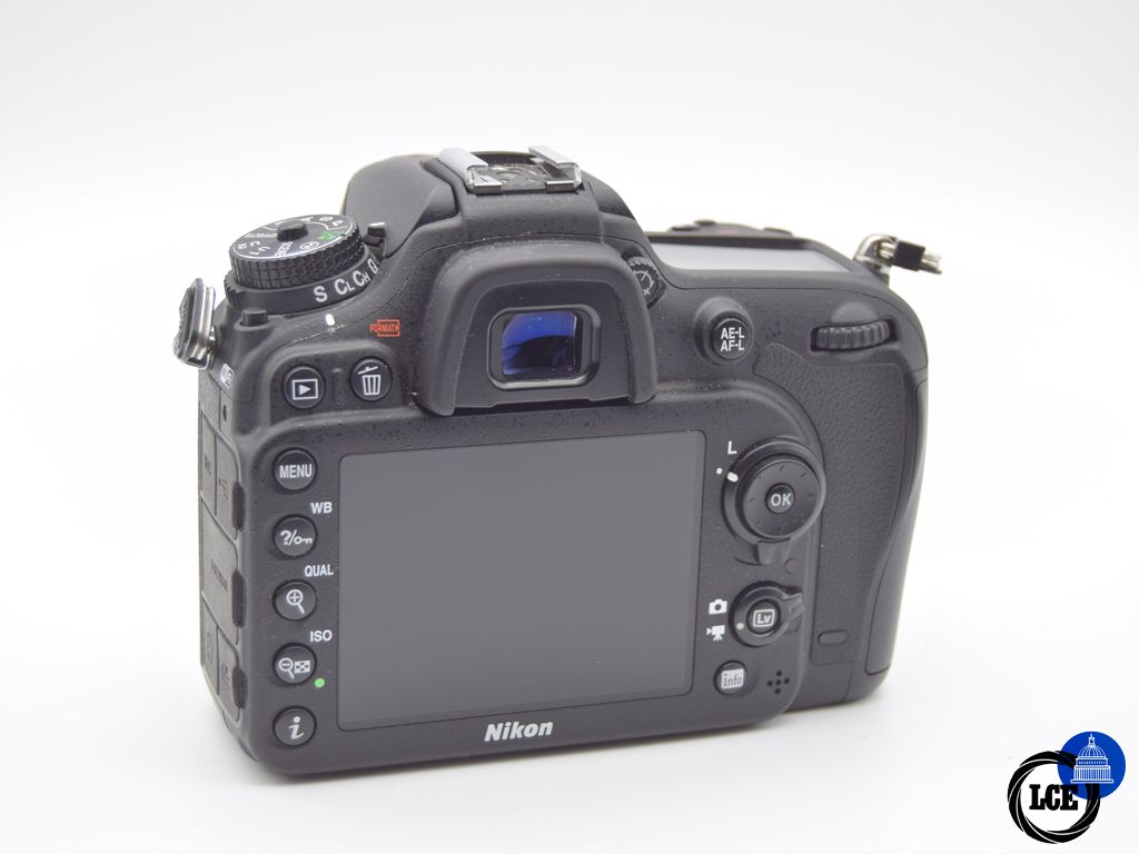 Nikon D7200 body (7926 Shutter Actuations)