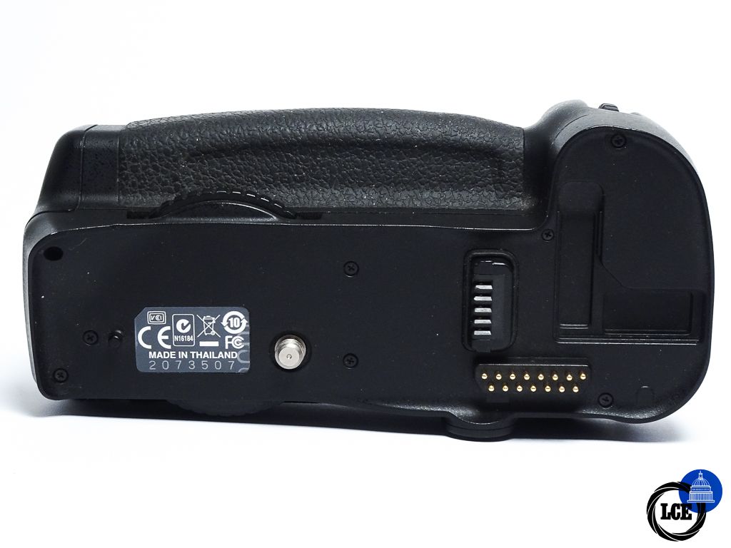 Nikon MB-D10 Battery Grip