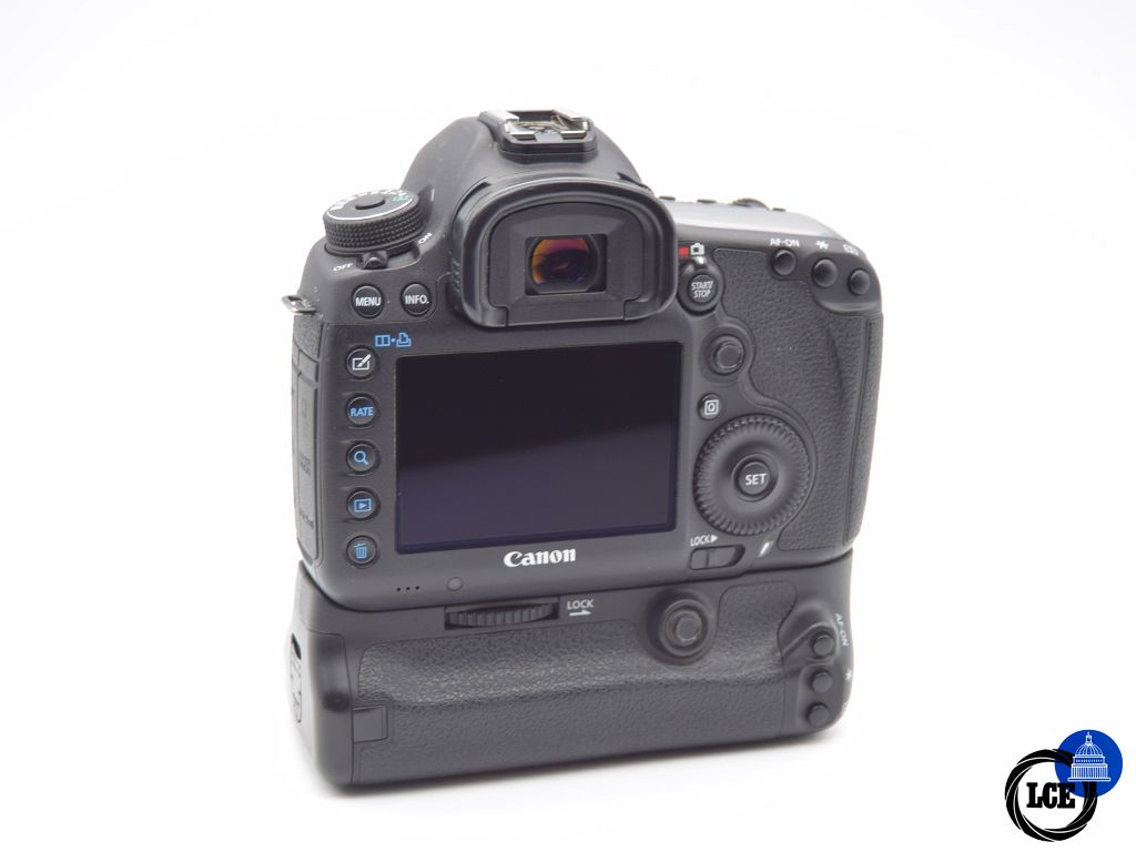 Canon EOS 5D Mk III Body + BG-E11 Battery Grip (17542 Shutter Actuations)