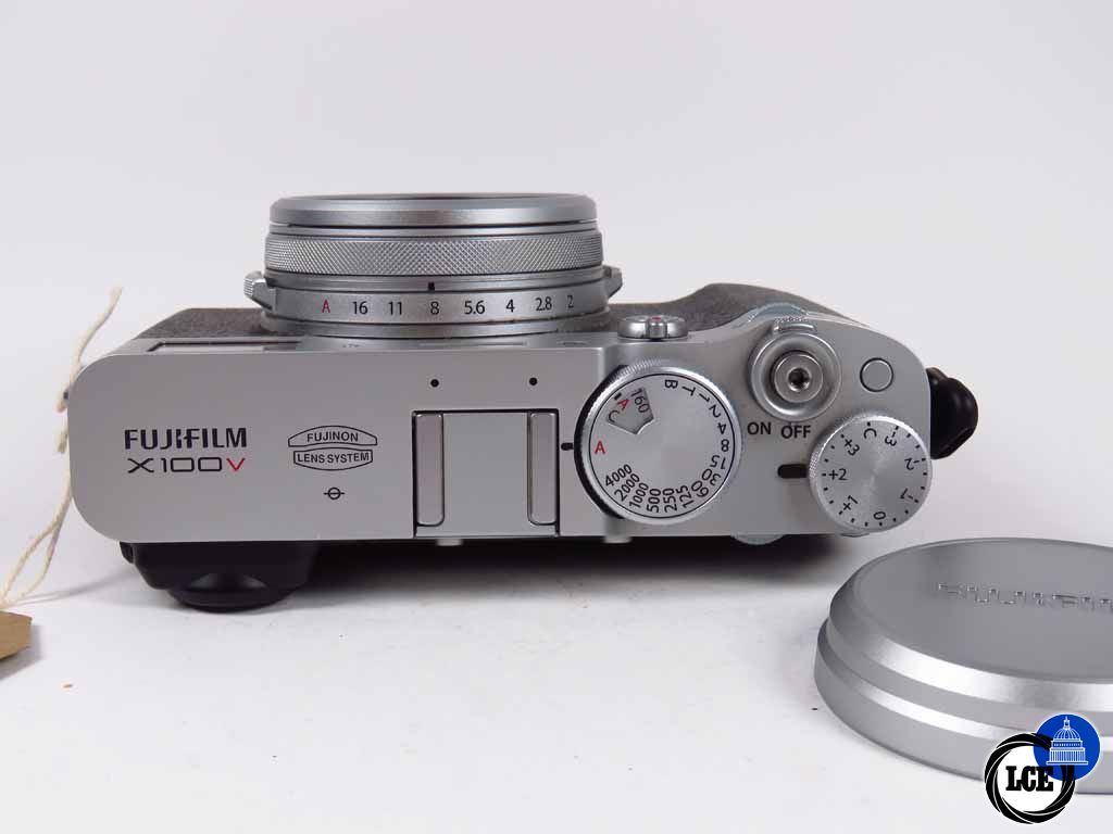 FujiFilm X-100V Chrome