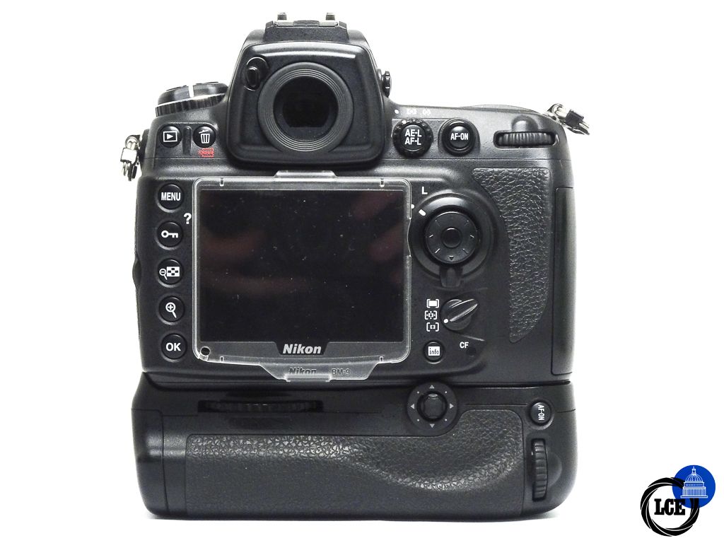 Nikon D700 + MB-D10 grip