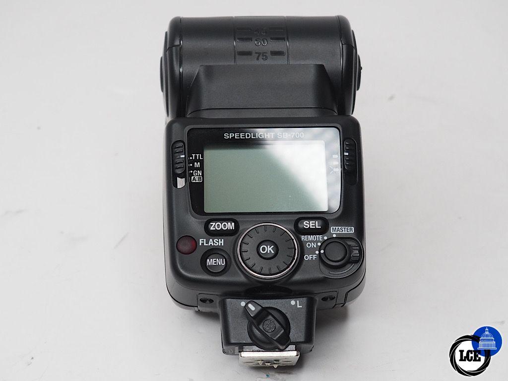 Nikon SPEEDLIGHT SB-700