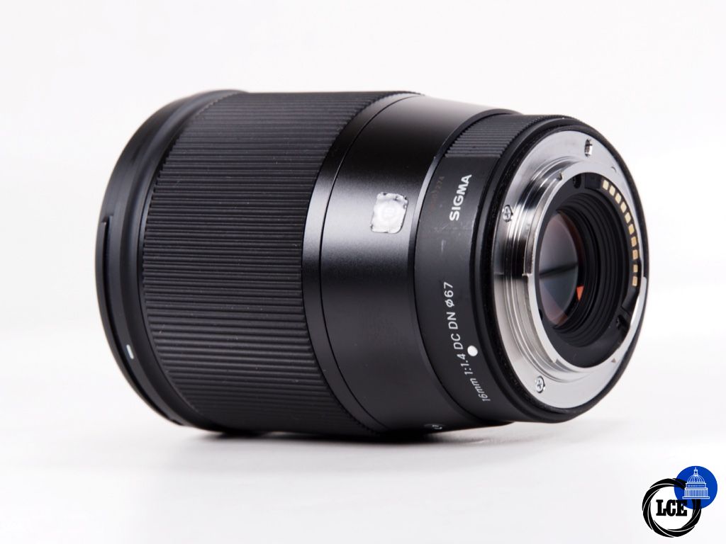 Sigma 16mm F1.4 DC DN Fuji X