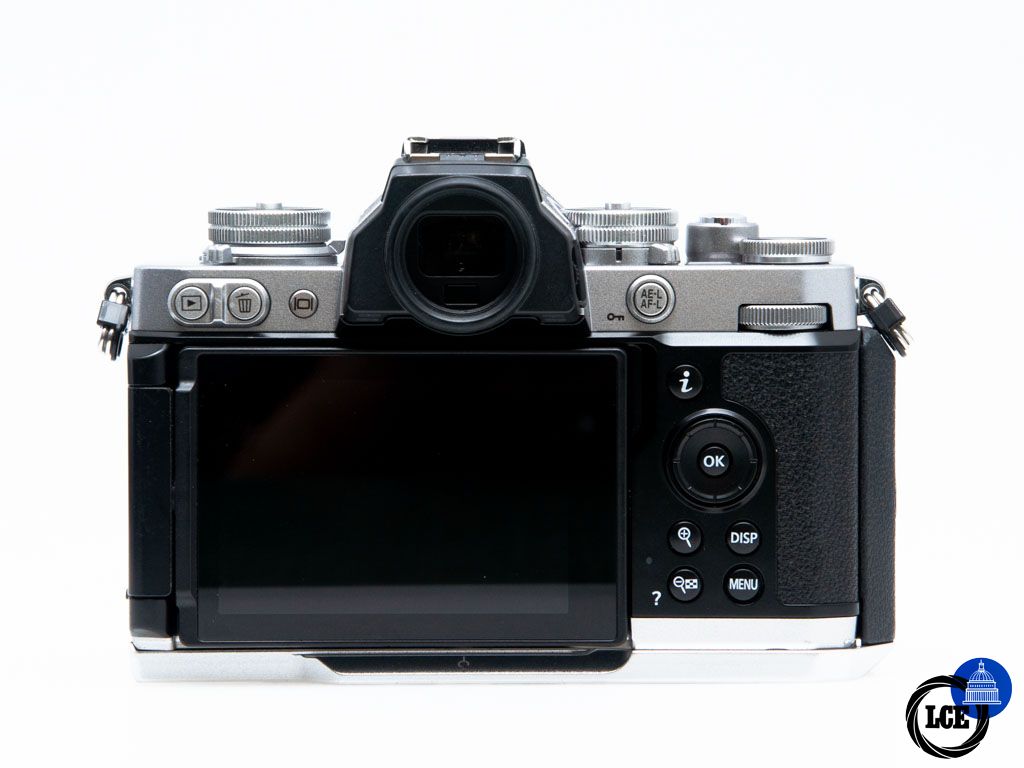 Nikon Zfc Body + Smallrig Grip 