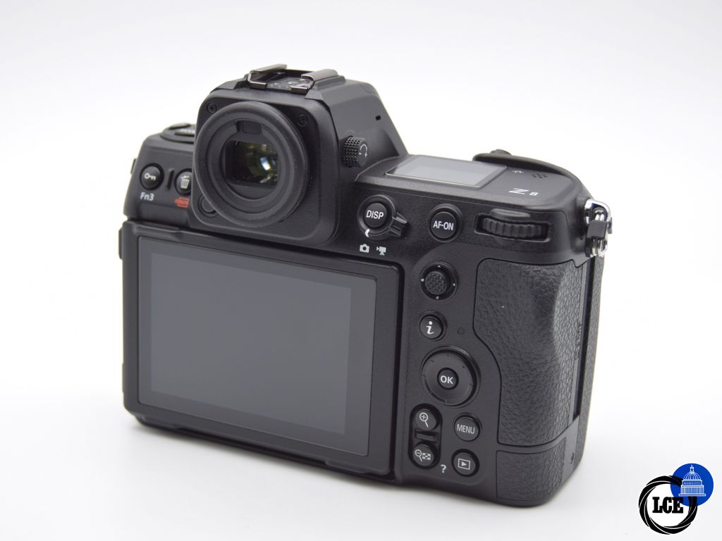 Nikon Z8 Body (1700 shutter actuations)