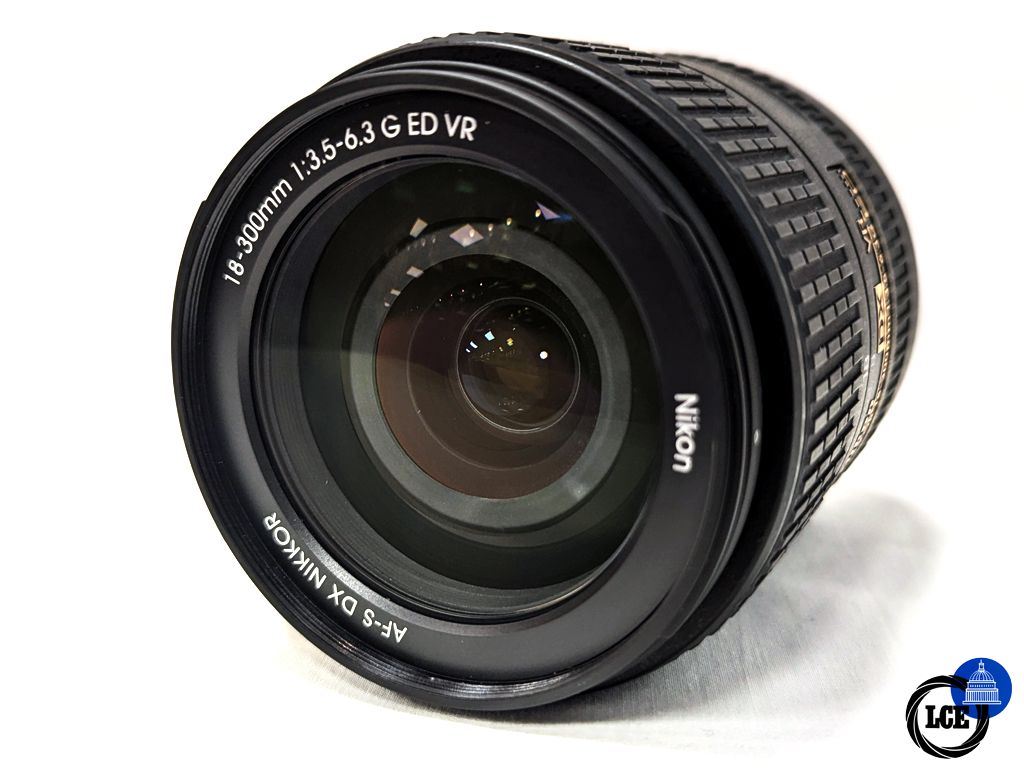 Nikon AF-S 18-300mm F3.5-5.6 G ED DX VR