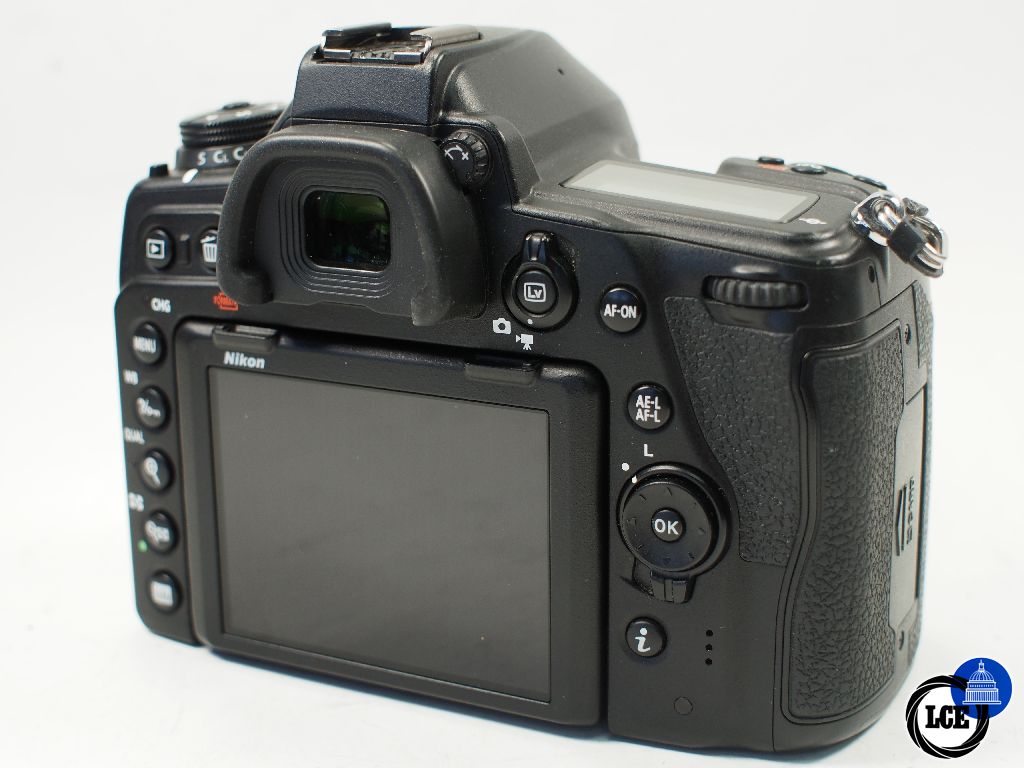 Nikon D780