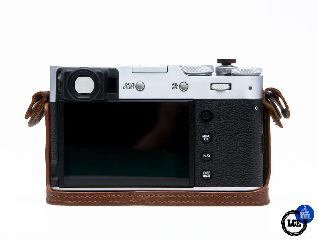 FujiFilm X100V + Leather Half Case