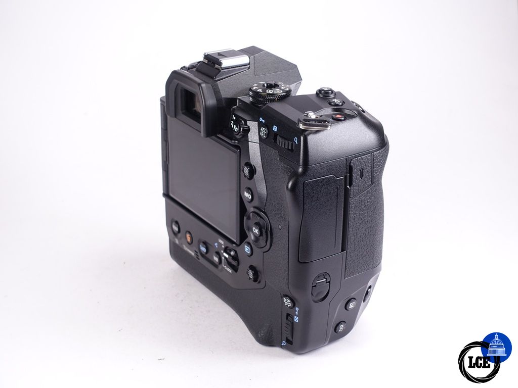 Olympus E-M1X body 1.5k actuations