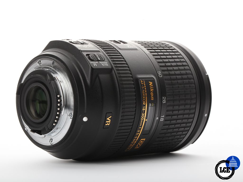 Nikon AF-S 18-300mm f/3.5-5.6G DX ED VR | 10113160