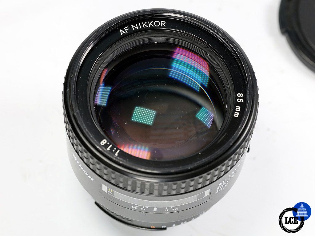 Nikon AF 85mm f/1.8 D