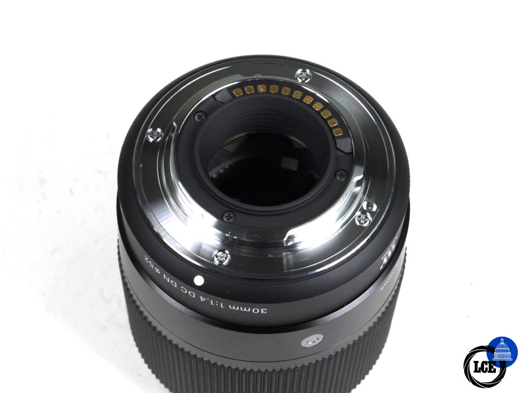 Sigma DC 30mm F1.4 DN - Contemporary - Micro 4/3rds Fitting