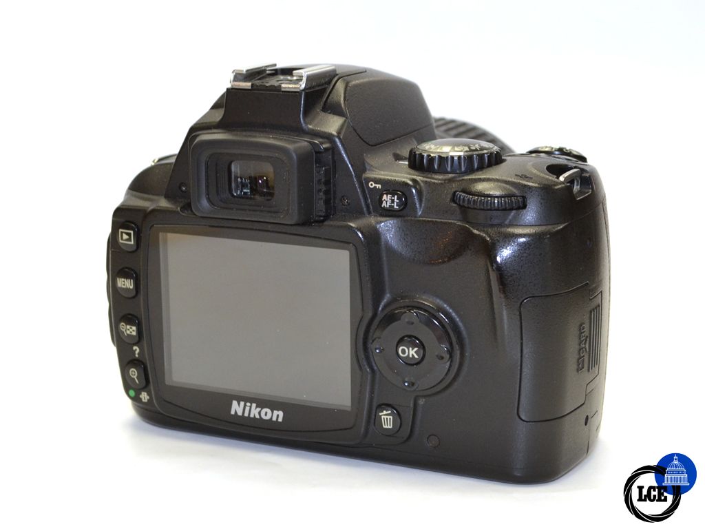 Nikon D40X + 18-55mm Kit