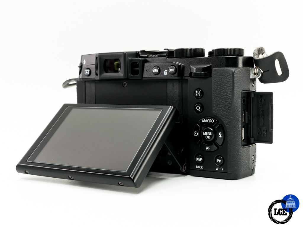 FujiFilm X30 * BOXED + HOOD *