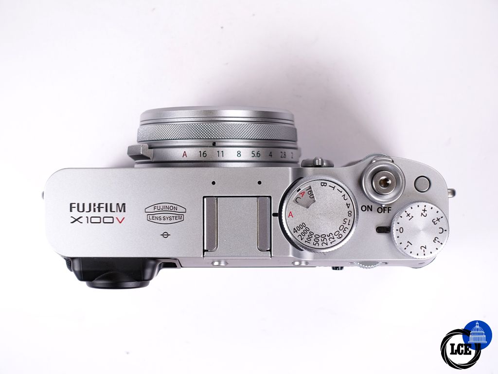 FujiFilm X100V Silver