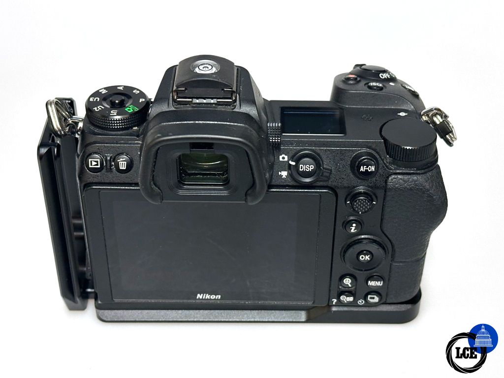 Nikon Z6 Body & Neewer cage ( Low shutter count )