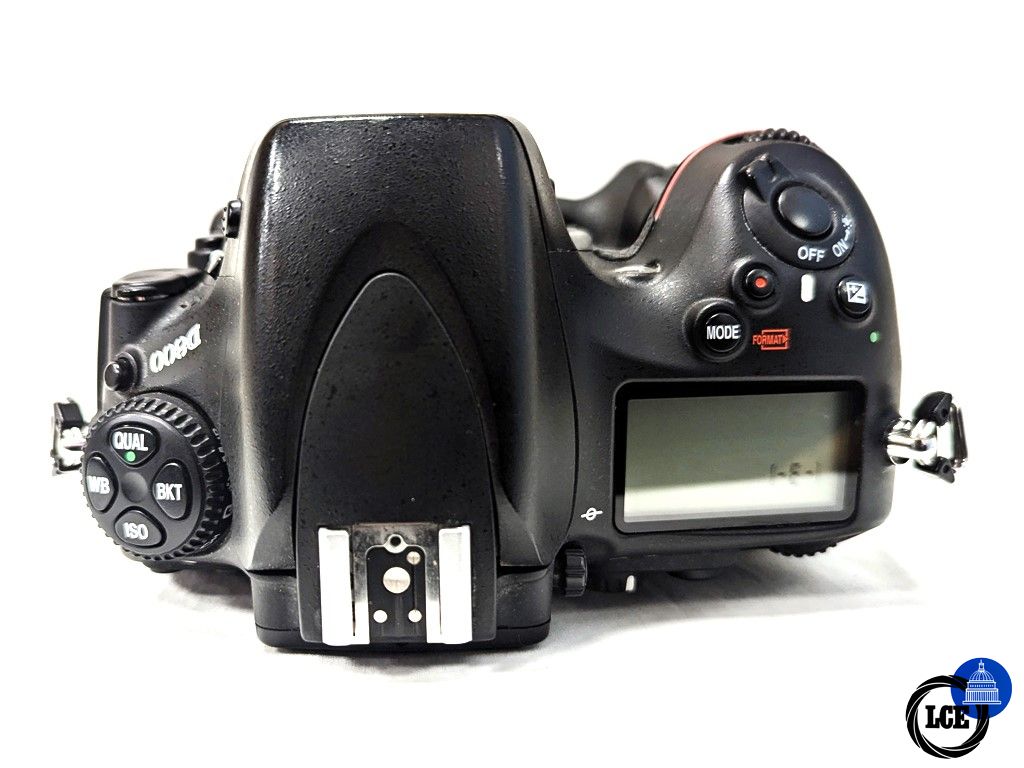 Nikon D800 Body + MB-D12 Grip - Shutter Count 89k