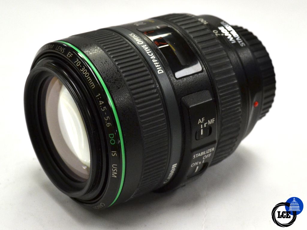 Canon EF-S 70-300mm  F4.5-5.6 IS USM