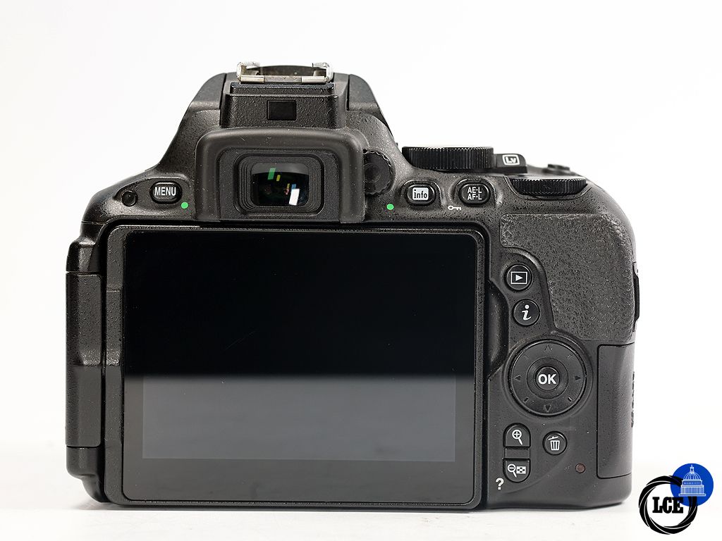 Nikon D5500 Body *Boxed*