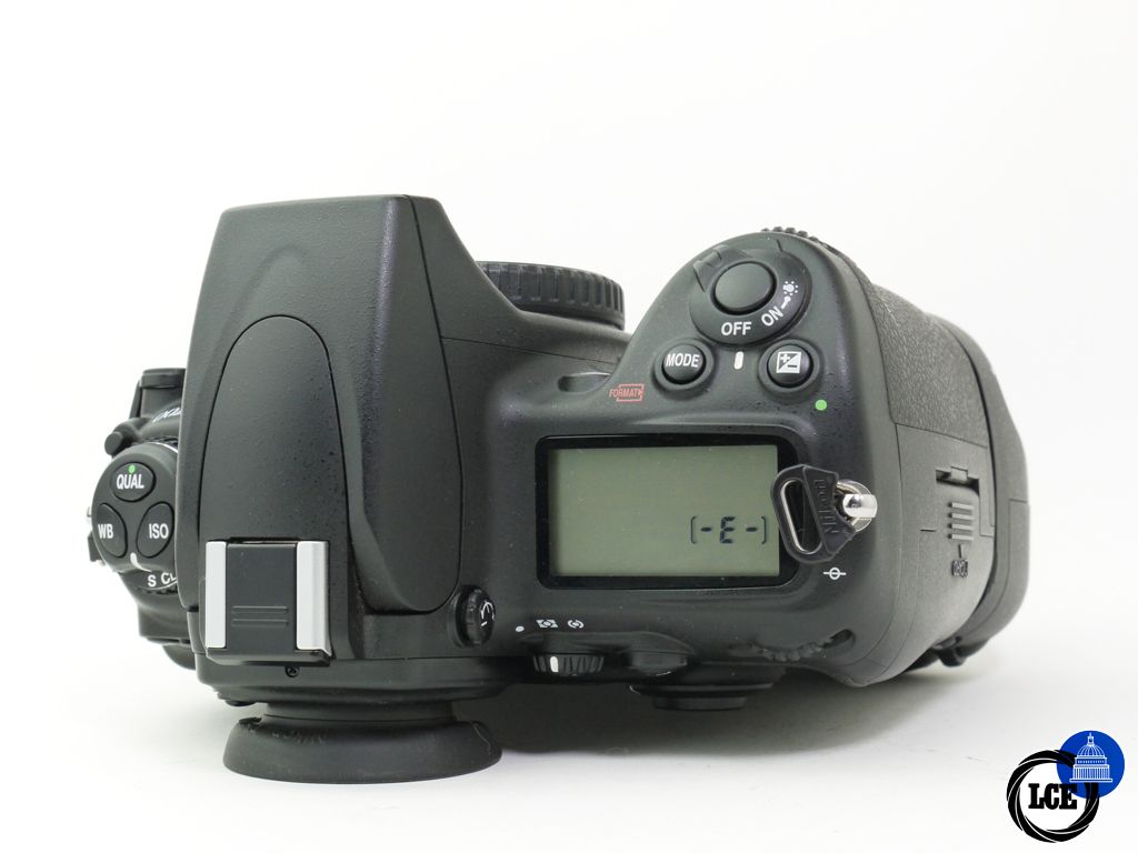 Nikon D700 + MB-D10 Battery Grip