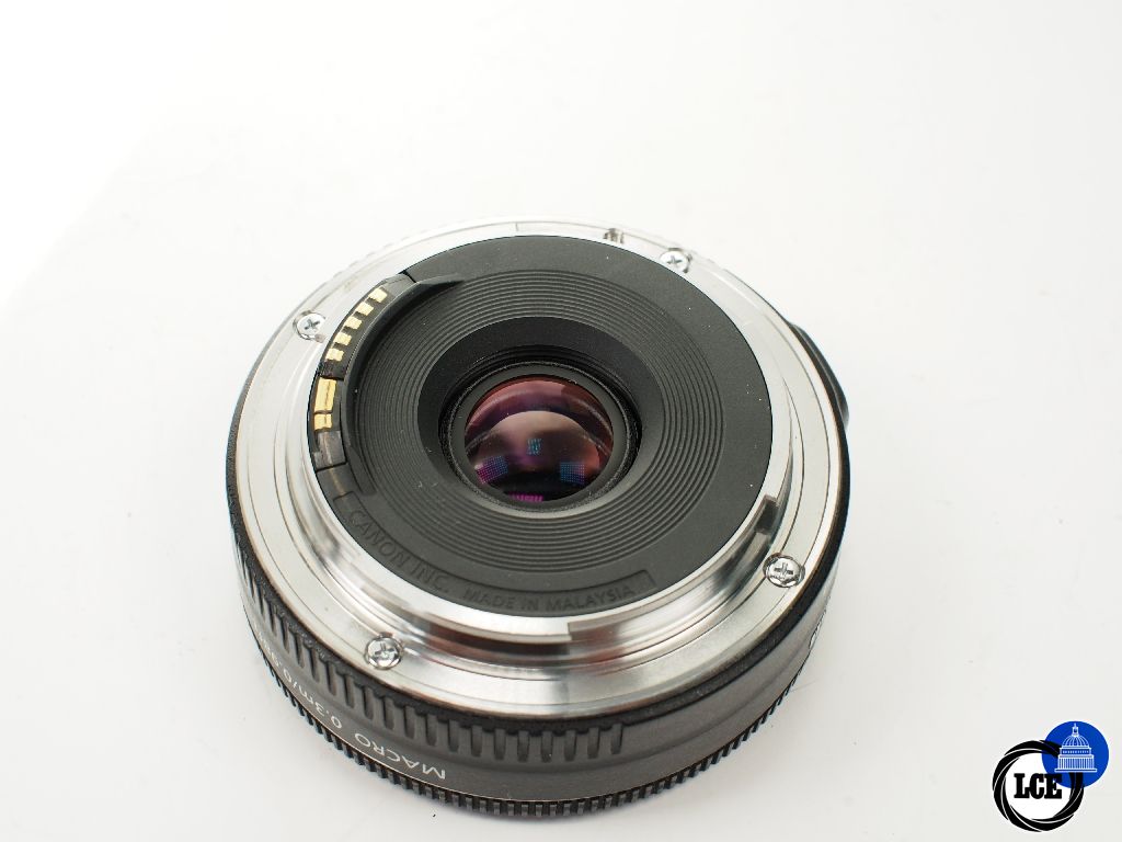 Canon EF 40mm f2.8 STM